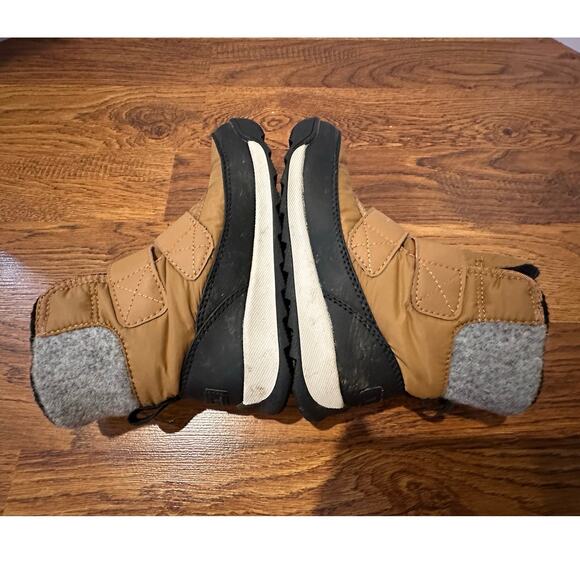 Sorel Kids Whitney II Strap Waterproof Snow Boots – Tan – Size 13 Winter Gear - Picture 6 of 9